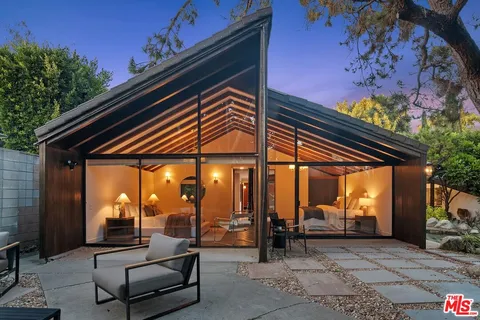 $7,495,000 | 515 North Roxbury Drive, Beverly Hills, CA 90210