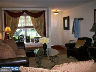 16 Stokes Road Mount Laurel, NJ 08054 - Photo 2 of 12 Living Room