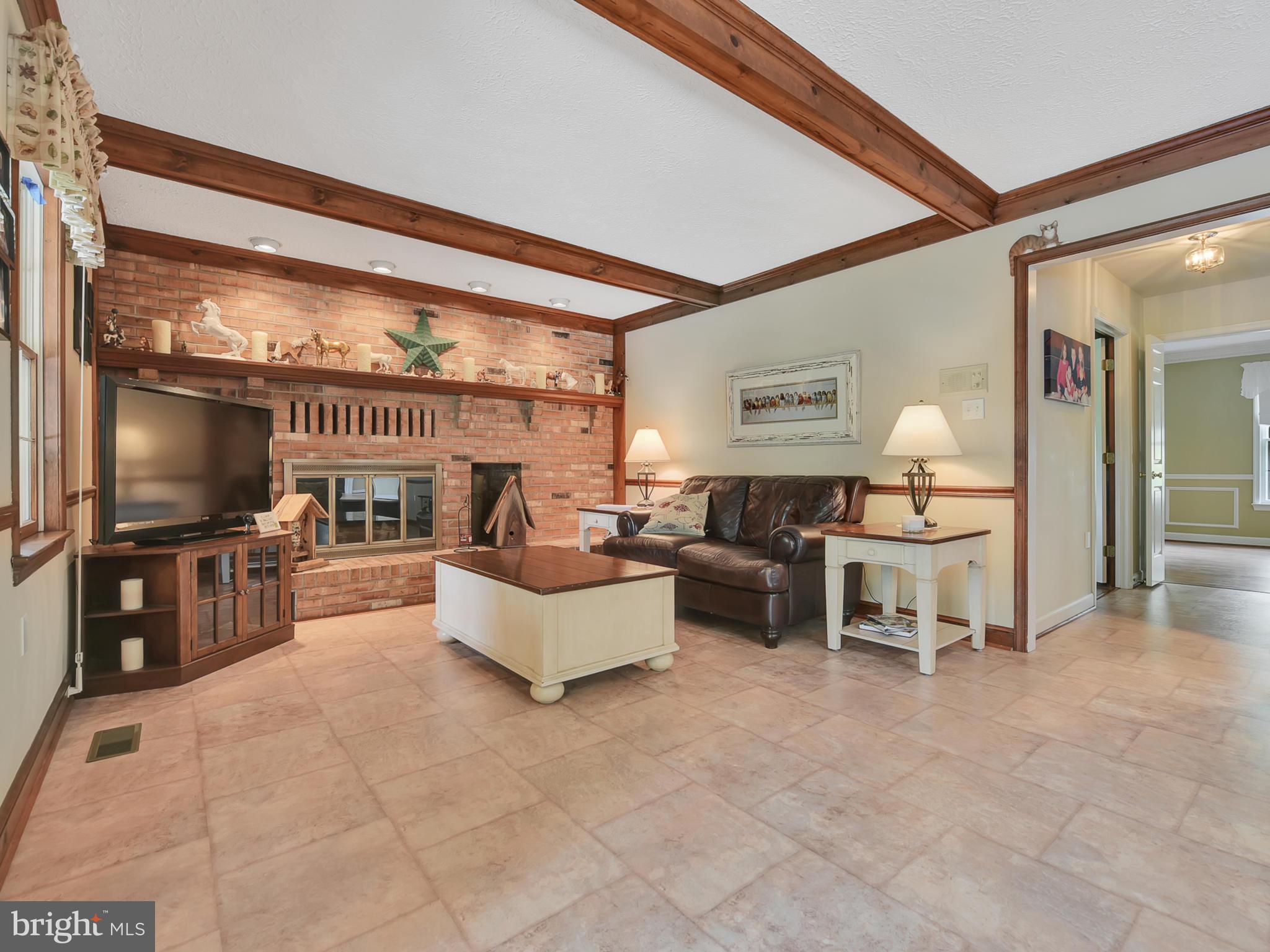 4300 Damascus Road Laytonsville, MD 20882 - Photo 21 of 61 Family room