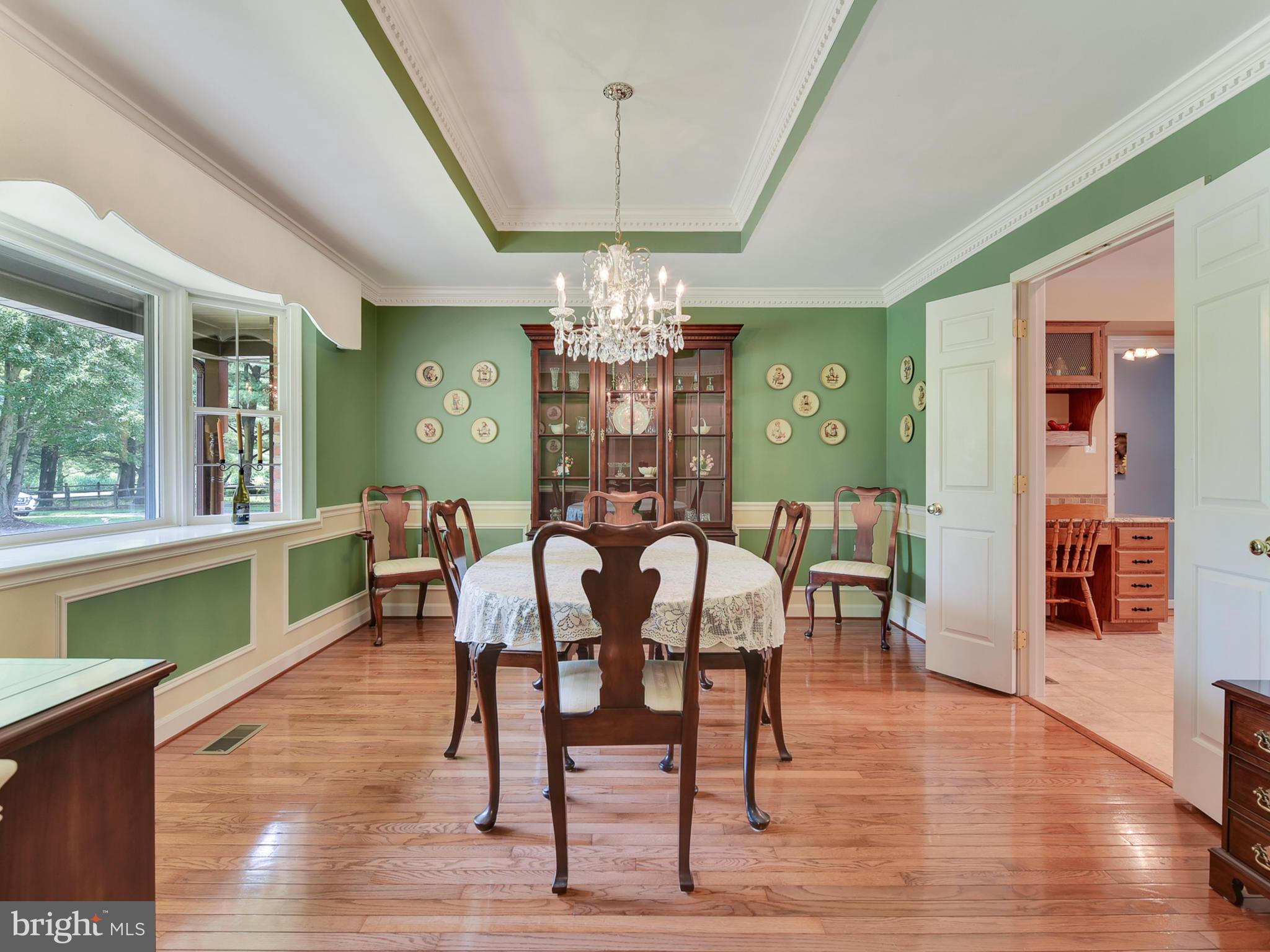 4300 Damascus Road Laytonsville, MD 20882 - Photo 4 of 61 Forma dining room