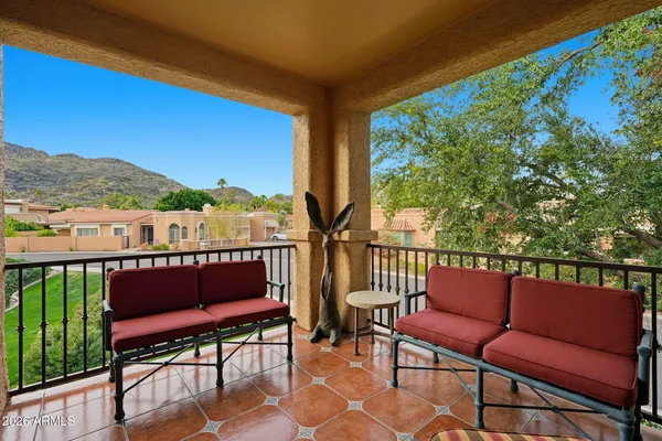 $499,999 | 10655 North 9th Street, Unit 212, Phoenix, AZ 85020