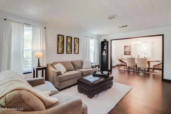 $3,100 | 311 Westview Drive, Biloxi, MS 39531