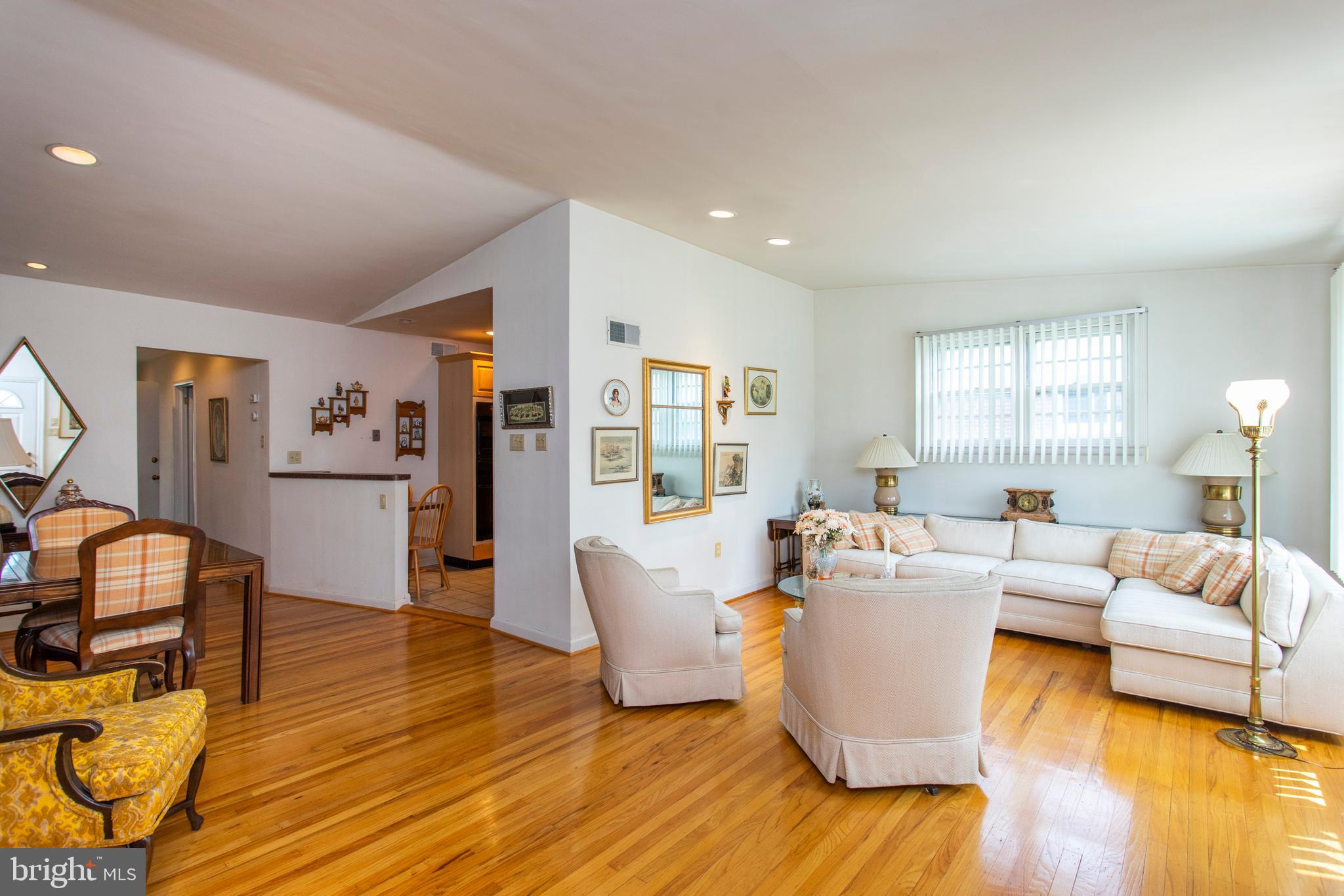 608 Wanamaker Road Jenkintown, PA 19046 - Photo 3 of 25 Gallery Image 3