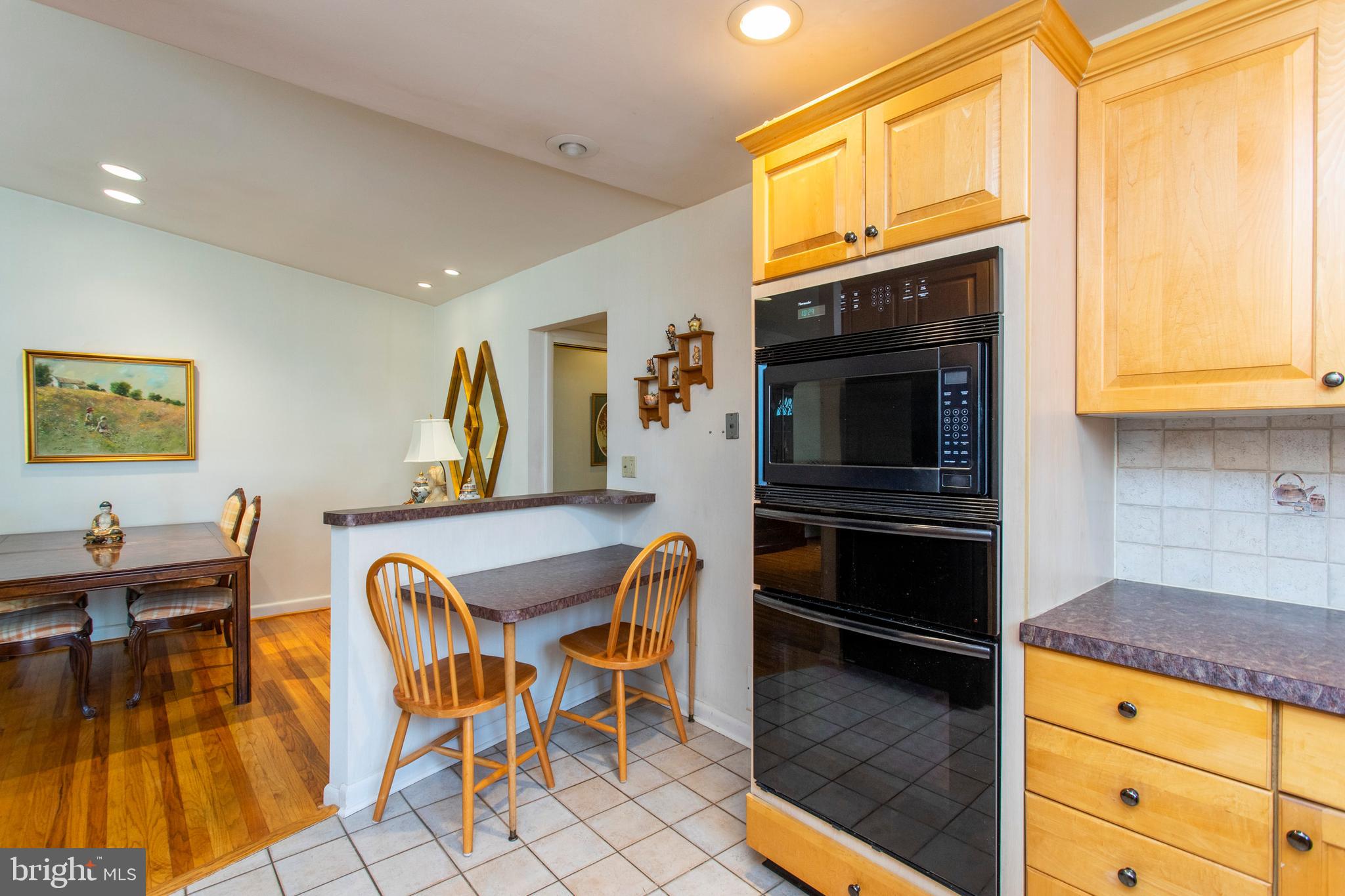608 Wanamaker Road Jenkintown, PA 19046 - Photo 8 of 25 Kitchen with eat-in area