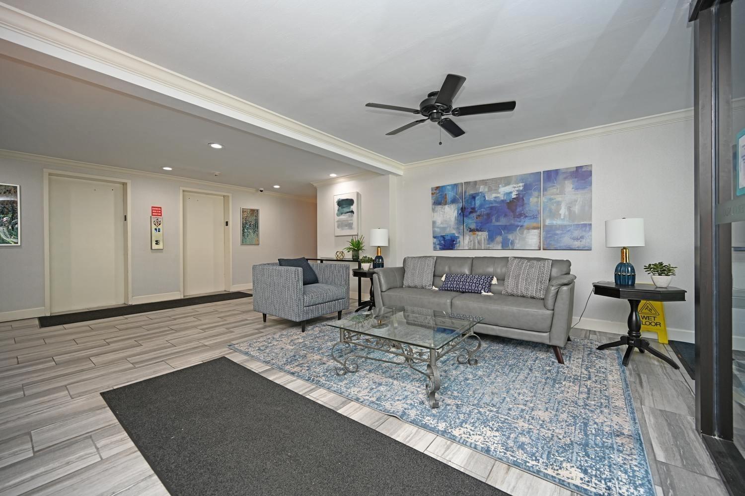 1815 William Howard Taft Road, Unit 810 Cincinnati, OH 45206 - Photo 2 of 26
