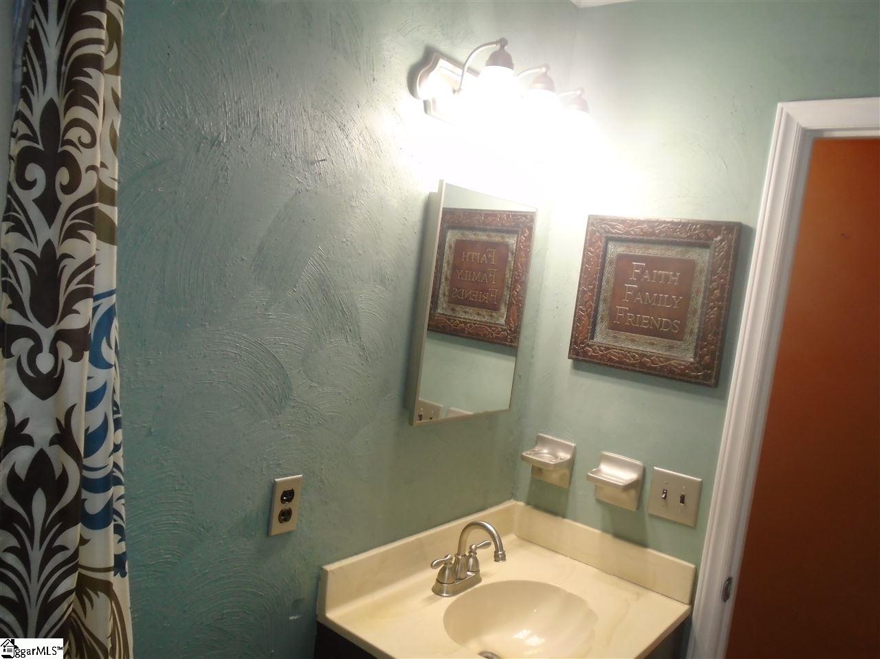 316 Jamestown Road Easley, SC 29640 - Photo 10 of 23