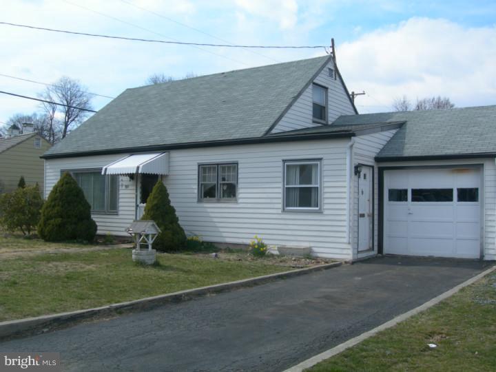 511 Lockheed Avenue Reading, PA 19601 - Photo 1 of 11 Exterior