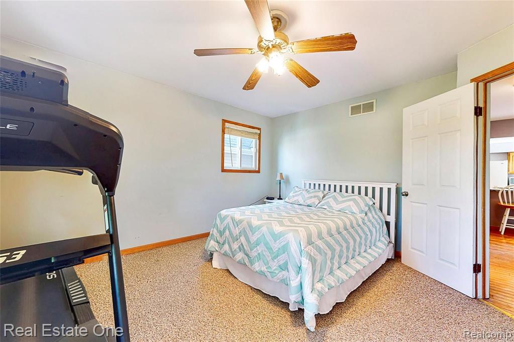 8120 Green Road Fenton, MI 48430 - Photo 27 of 46