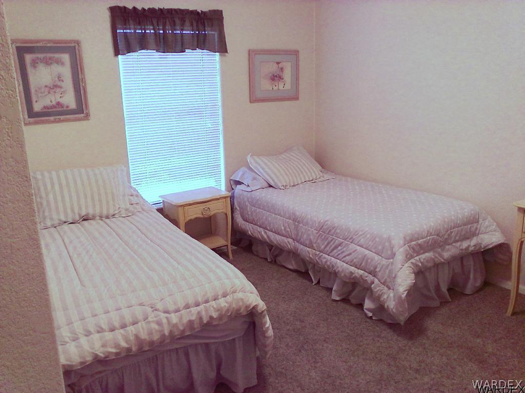 3808 Hoover Road Golden Valley, AZ 86413 - Photo 22 of 28 Guest Bedroom