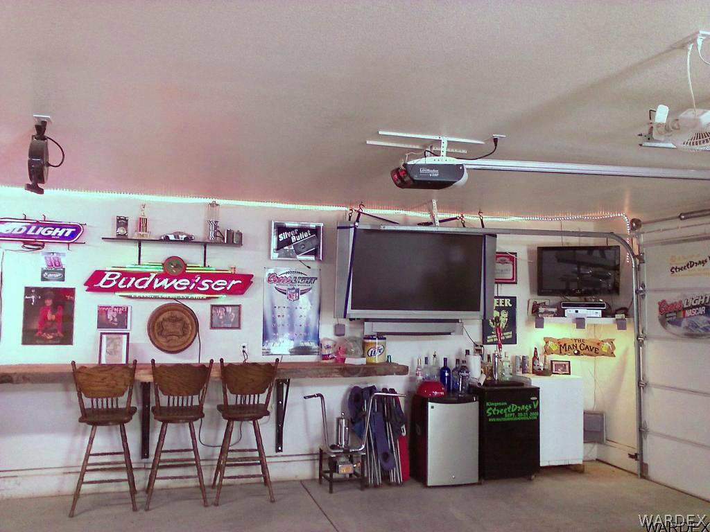 3808 Hoover Road Golden Valley, AZ 86413 - Photo 26 of 28 More man cave