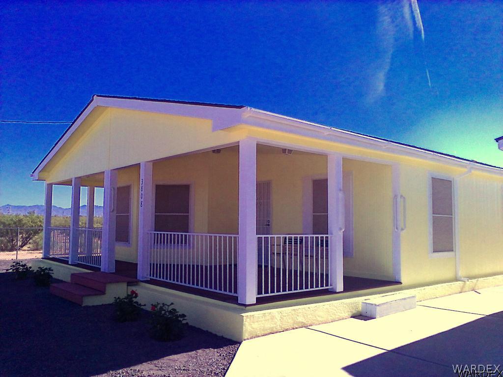 3808 Hoover Road Golden Valley, AZ 86413 - Photo 4 of 28 Front teck deck patio