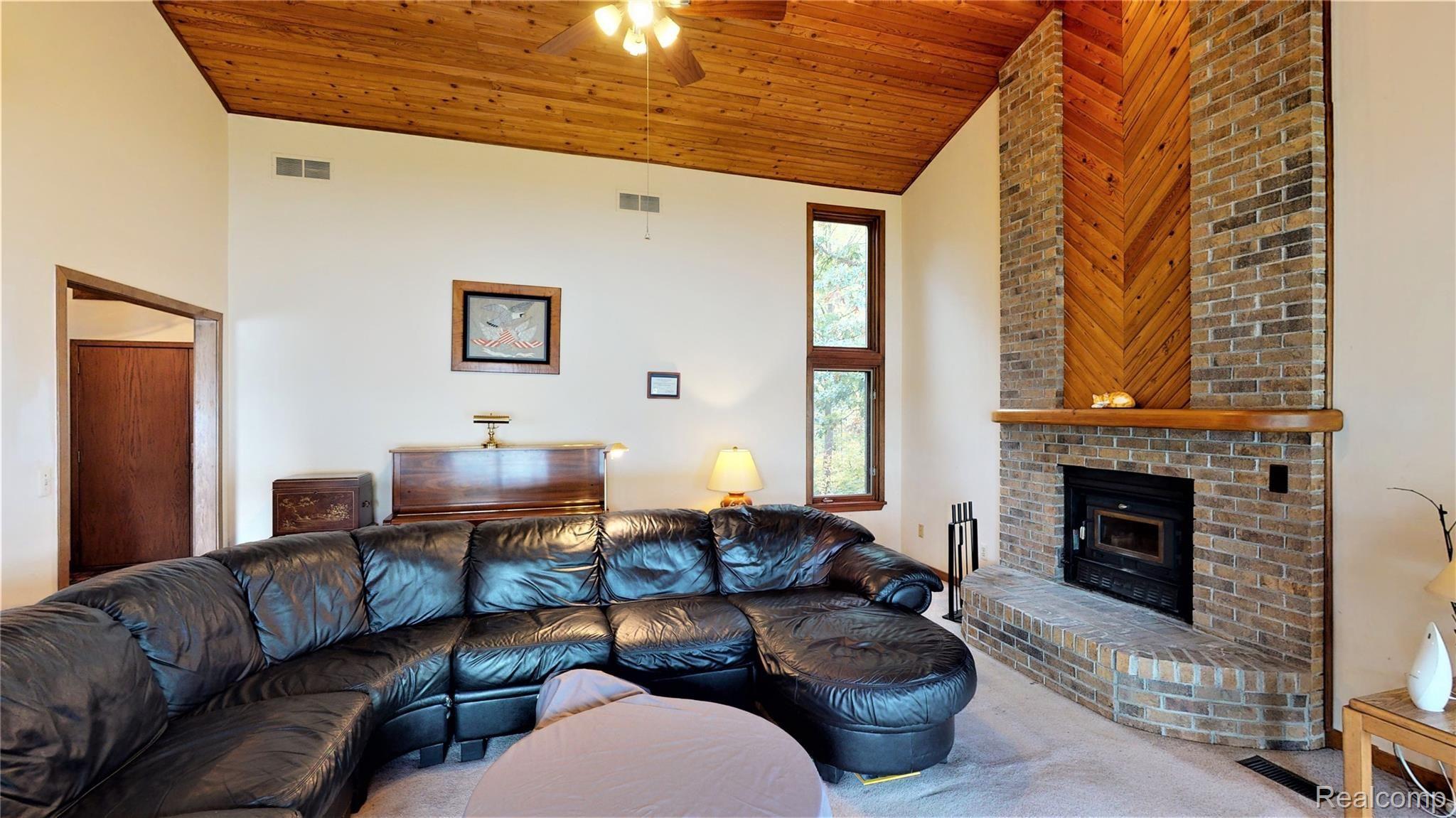 757 North Maxfield Road Brighton, MI 48114 - Photo 4 of 47 757-Maxfield-09302020_073657e.jpg