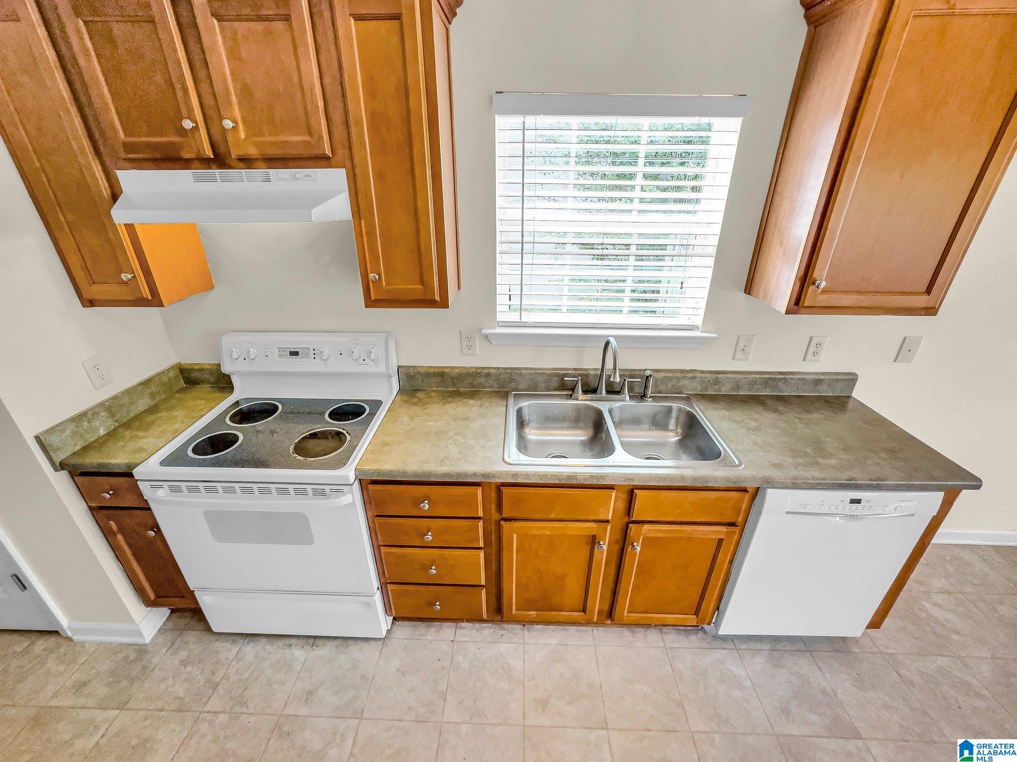 1908 Kent Circle Leeds, AL 35094 - Photo 11 of 25