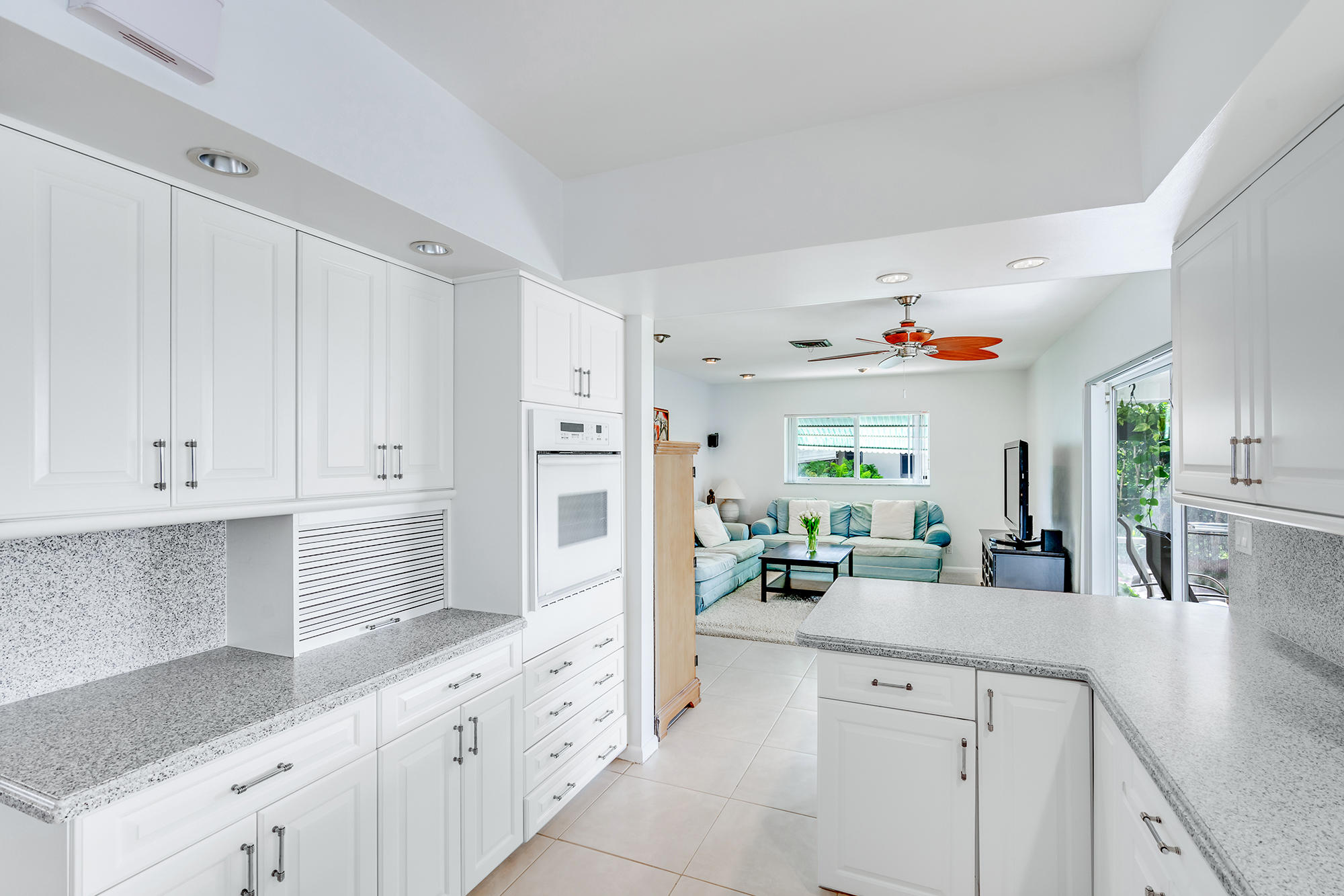 754 Peachtree Lane Boca Raton, FL 33486 - Photo 13 of 39 0898