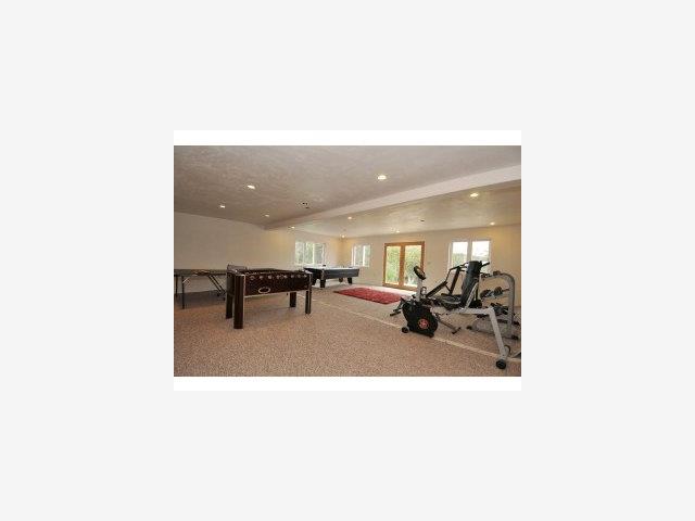 25360 Boots Road Monterey, CA 93940 - Photo 8 of 9 Gallery Image 8
