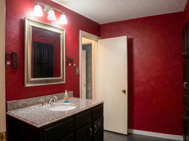 2405 Country Valley Road Garland, TX 75041 - Photo 16 of 36