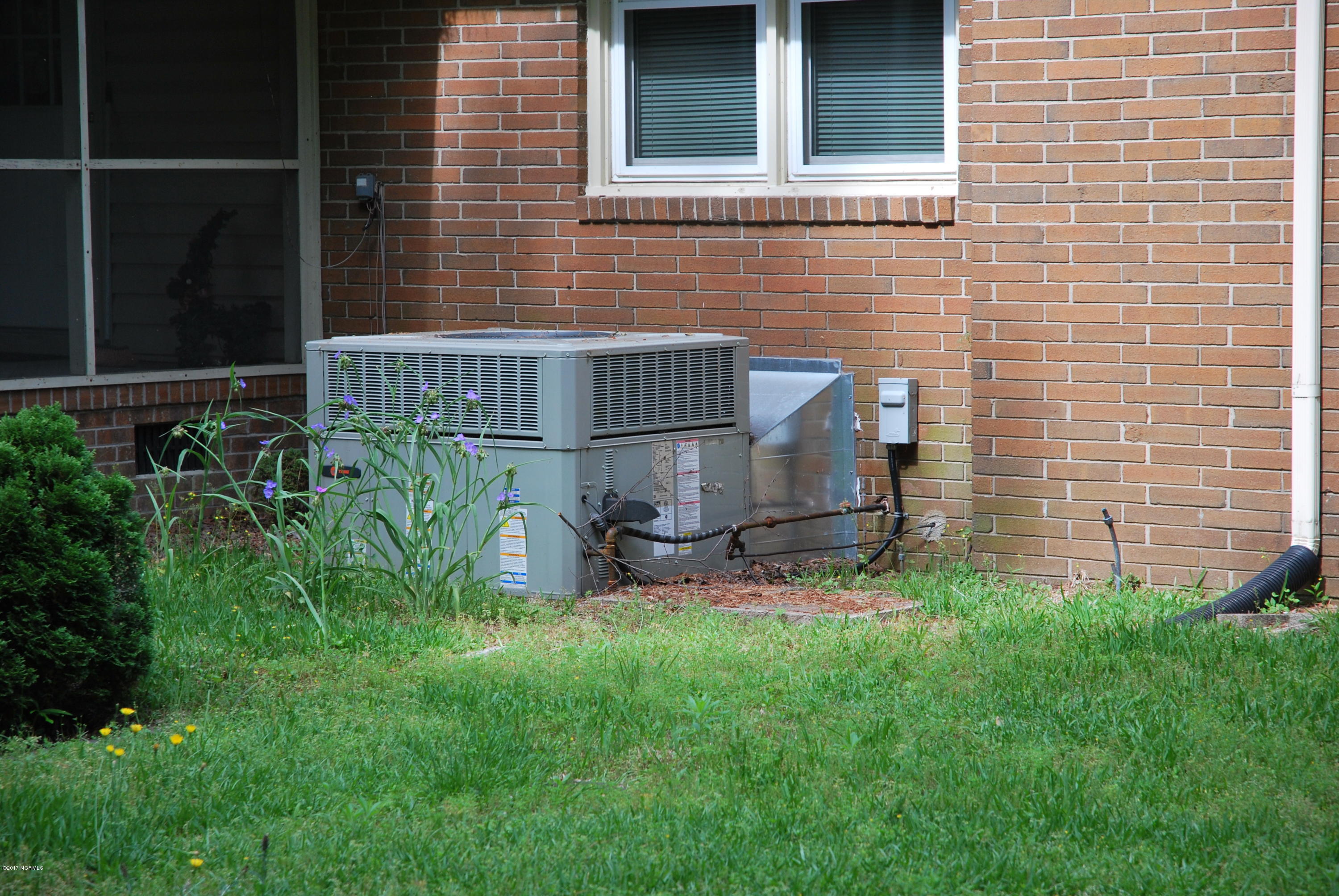 2501 Hardee Road Kinston, NC 28504 - Photo 8 of 36 DSC_0300