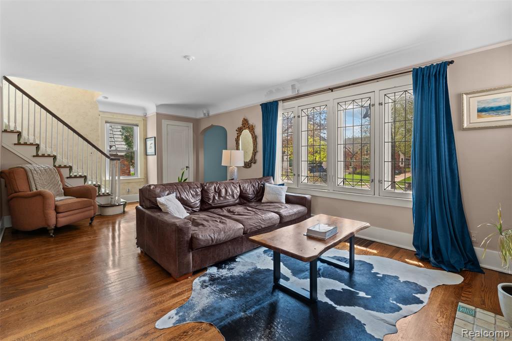 414 Cloverly Road Grosse Pointe Farms, MI 48236 - Photo 4 of 60