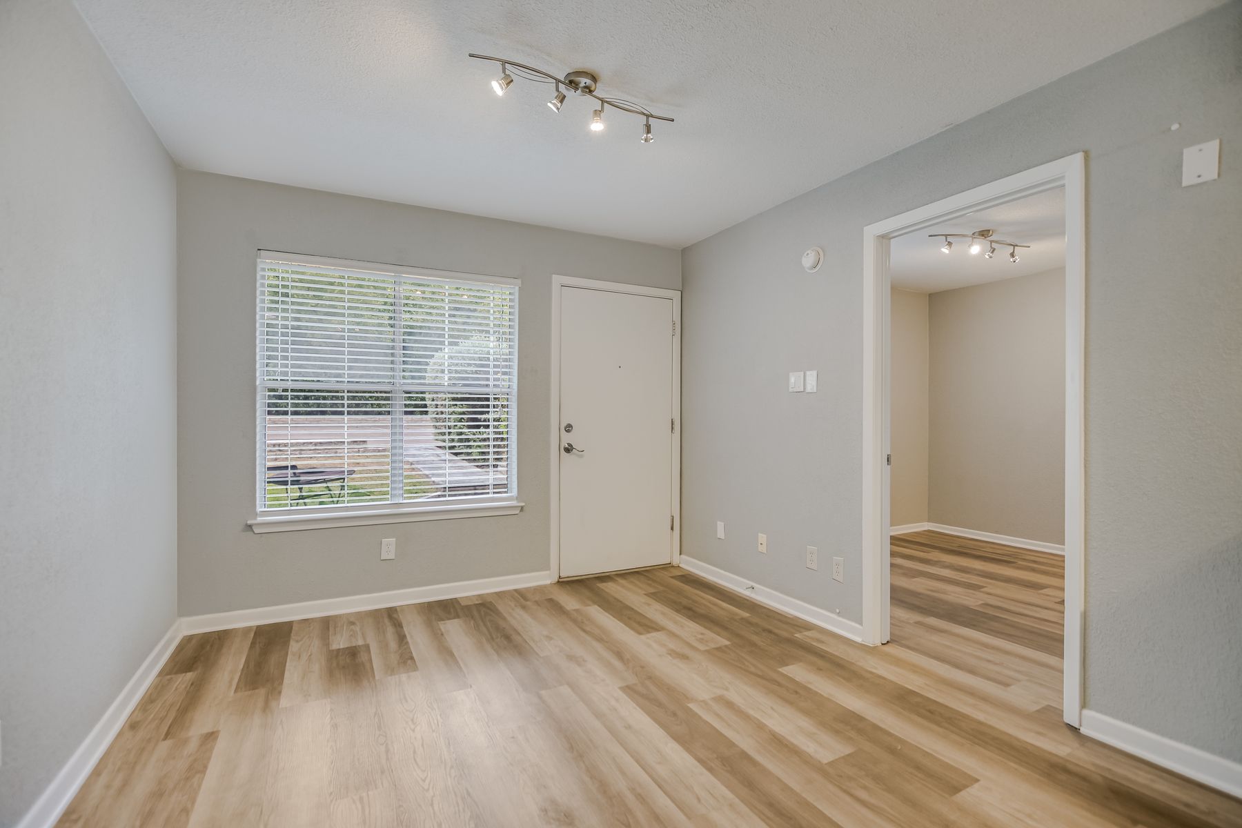 3204 Menchaca Road, Unit 313 Austin, TX 78704 - Photo 4 of 18 Gallery Image 4