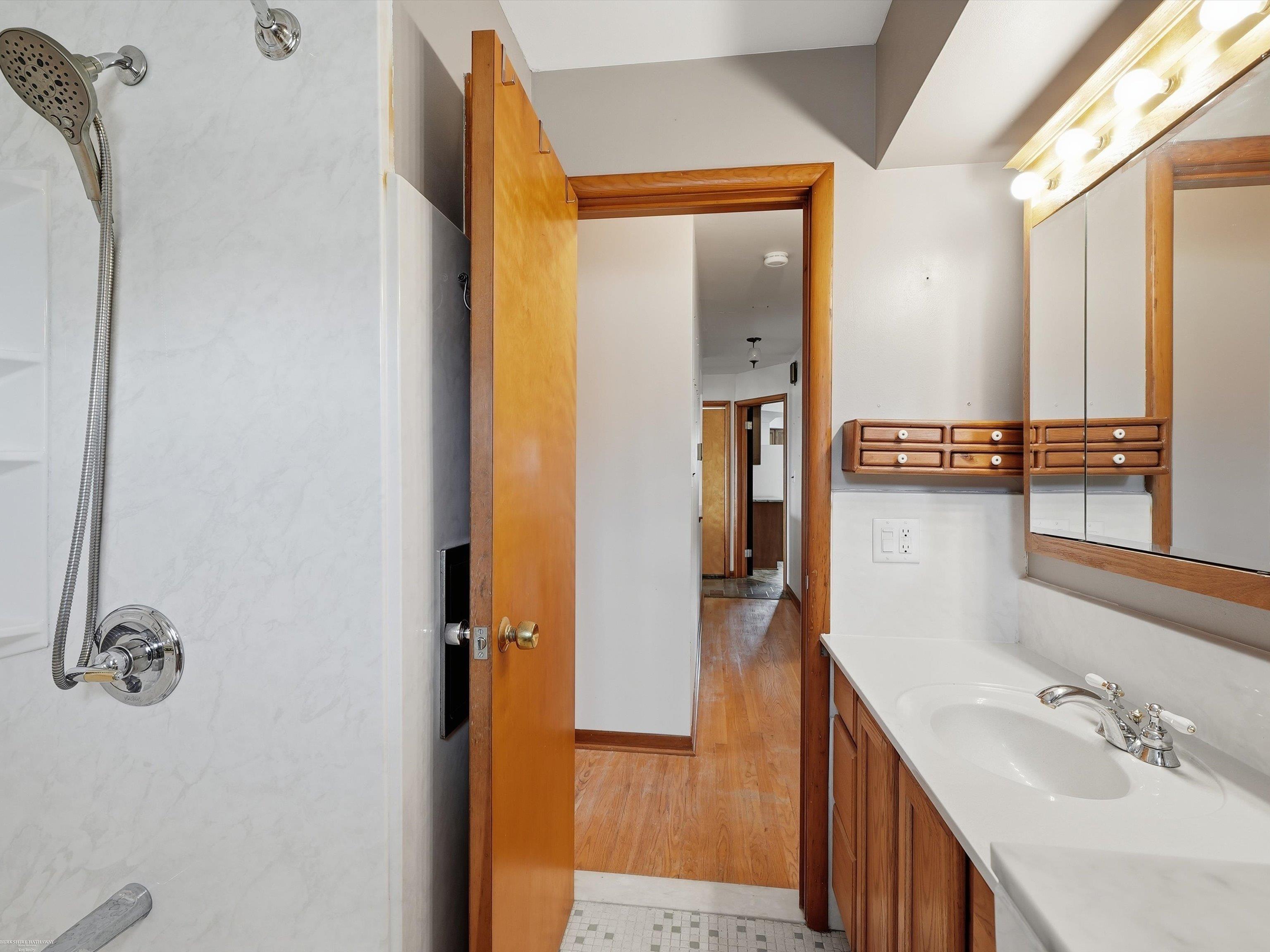 14597 Common Road Warren, MI 48088 - Photo 20 of 49 Gallery Image 20