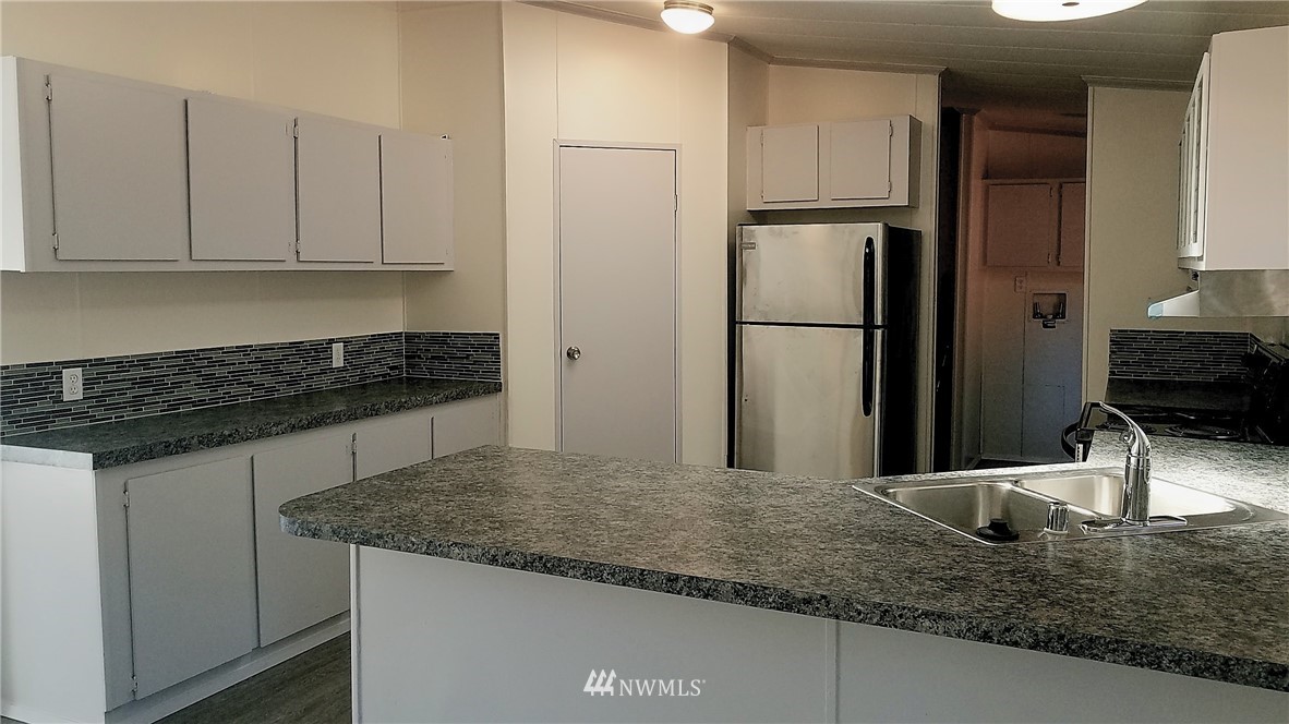 1403 East Dallman Road Camano Island, WA 98282 - Photo 11 of 20