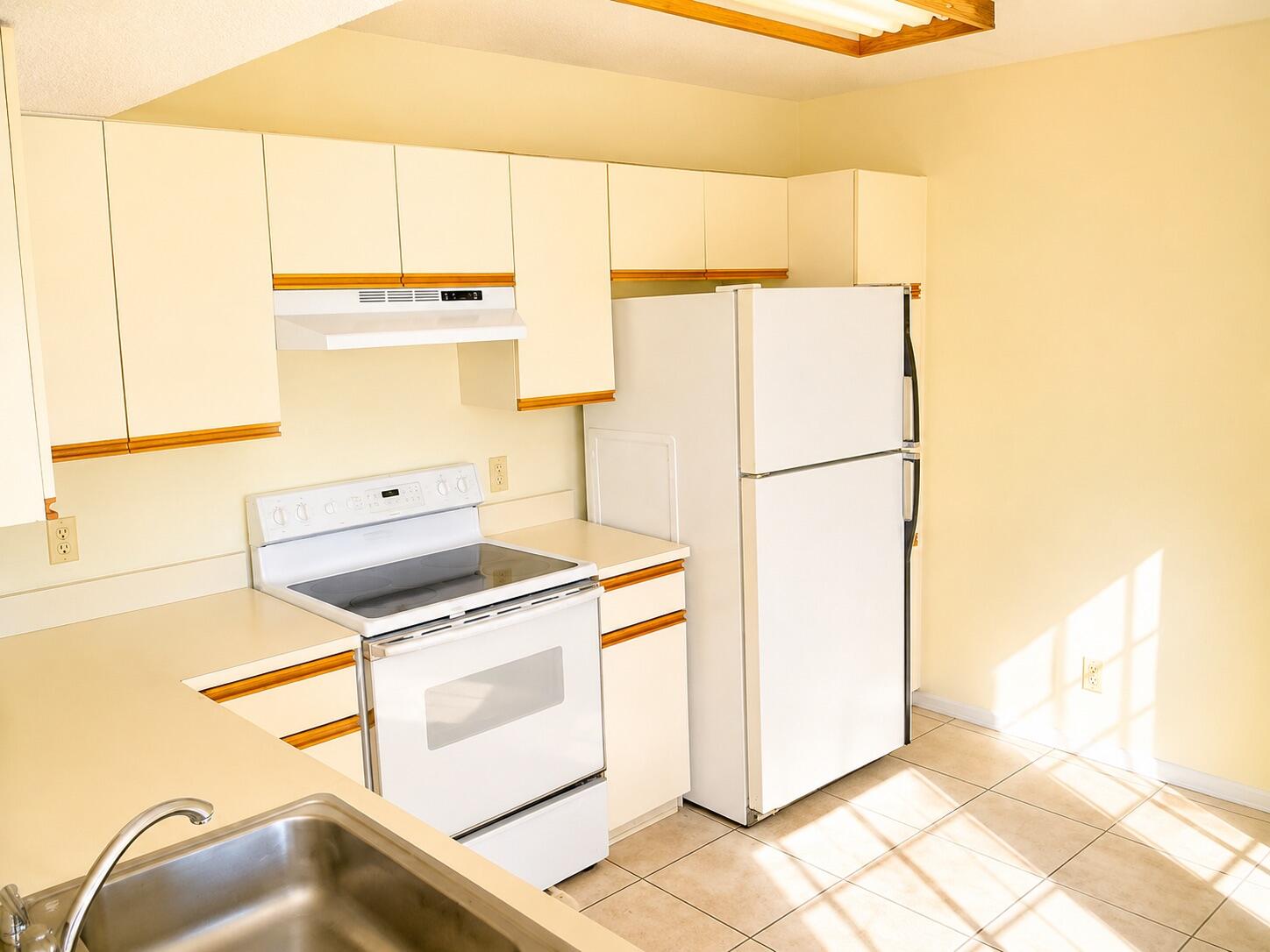 8761 Wiles Road, Unit 303 Coral Springs, FL 33067 - Photo 3 of 4 3