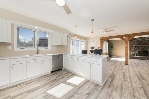 $669,900 | 1019 Sable Drive, Addison, IL 60101