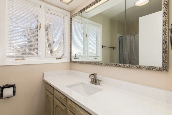 $669,900 | 1019 Sable Drive, Addison, IL 60101