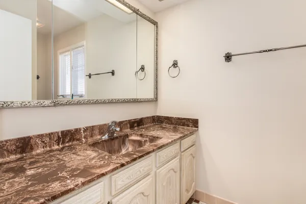 $669,900 | 1019 Sable Drive, Addison, IL 60101