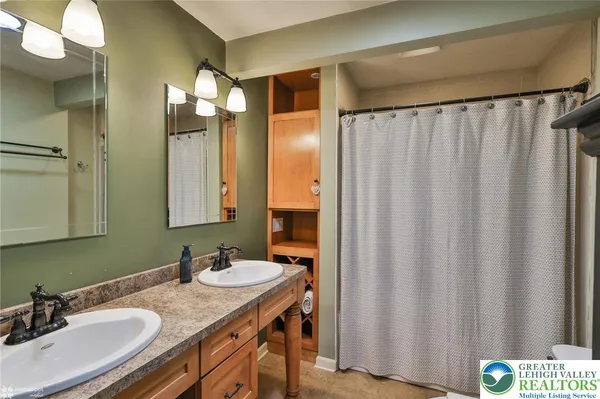 $289,000 | 529 Oakwood Street, Easton, PA 18045