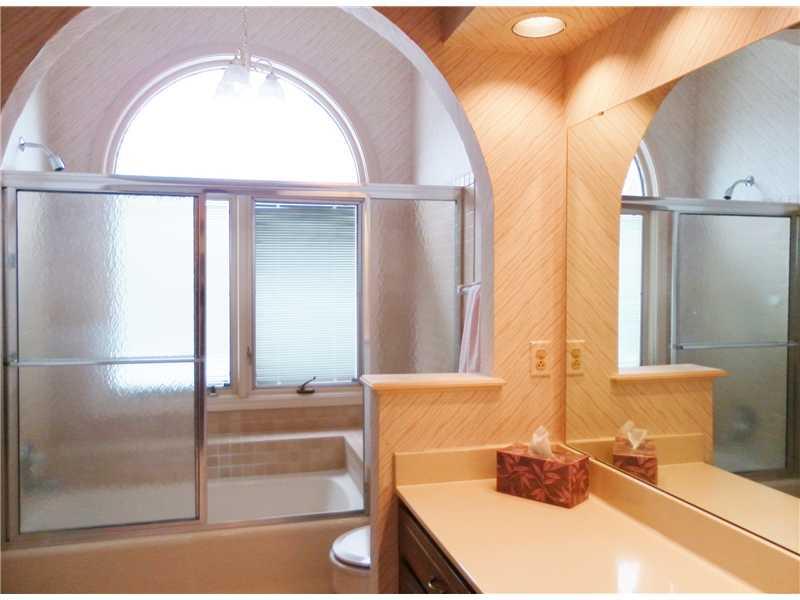 12319 Brompton Road Carmel, IN 46033 - Photo 17 of 24 Gallery Image 17