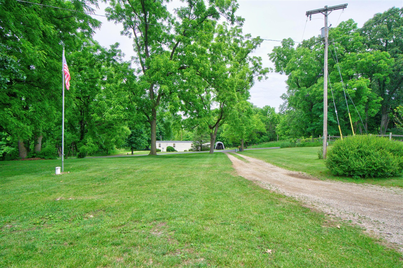 8959 Gordon Road Parma, MI 49269 - Photo 6 of 47