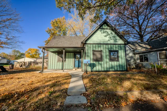 $189,500 | 925 South 16th Street, Terre Haute, IN 47807