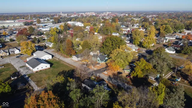 $199,500 | 925 South 16th Street, Terre Haute, IN 47807