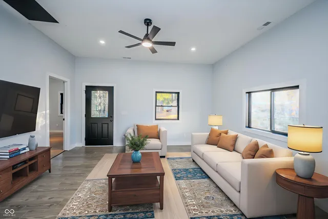 $199,500 | 925 South 16th Street, Terre Haute, IN 47807