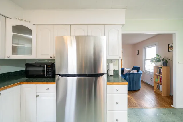 $189,000 | 1106 East Granet Avenue, Hazel Park, MI 48030