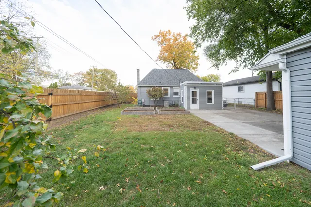 $189,000 | 1106 East Granet Avenue, Hazel Park, MI 48030