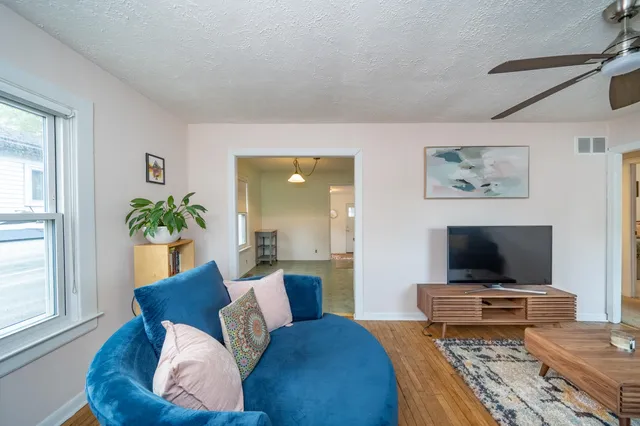 $189,000 | 1106 East Granet Avenue, Hazel Park, MI 48030