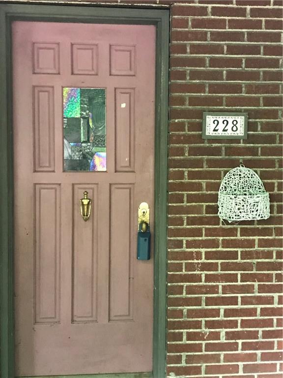 228 Elmore Road Pittsburgh, PA 15221 - Photo 4 of 19