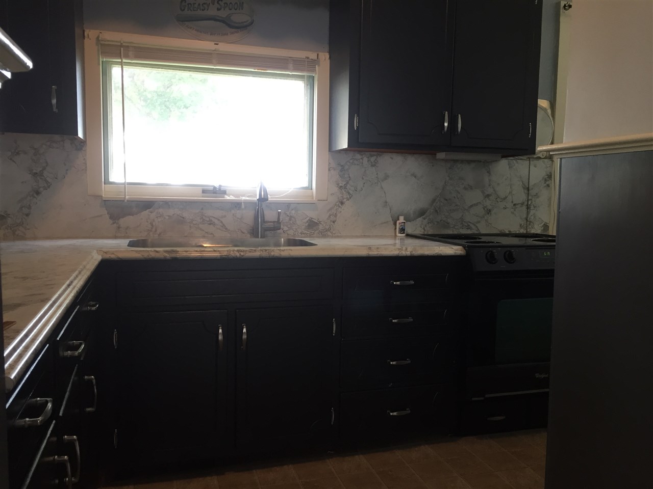 160 Rosedale Avenue Manchester, NH 03103 - Photo 14 of 39