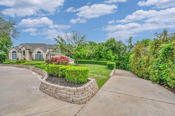$1,190,000 | 237 Giant Cedar Trail, Whitney, TX 76692