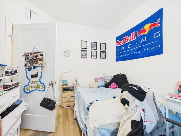 $2,040 | 911 West 22nd Street, Unit 403, Austin, TX 78705