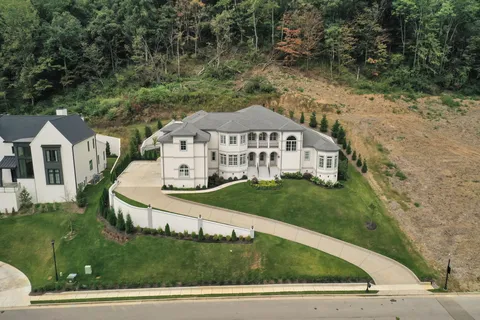 $2,899,000 | 1065 Stockett Drive, Nashville, TN 37221