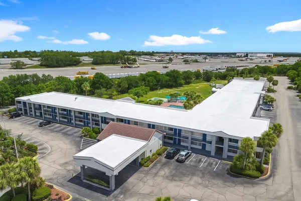 $950 | 44199 Highway 27, Davenport, FL 33896