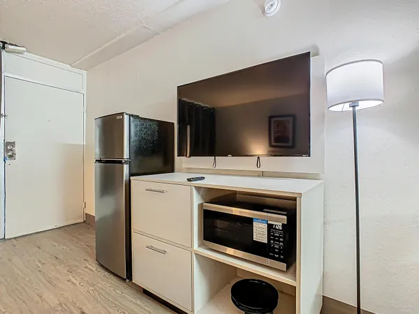 $950 | 44199 Highway 27, Davenport, FL 33896