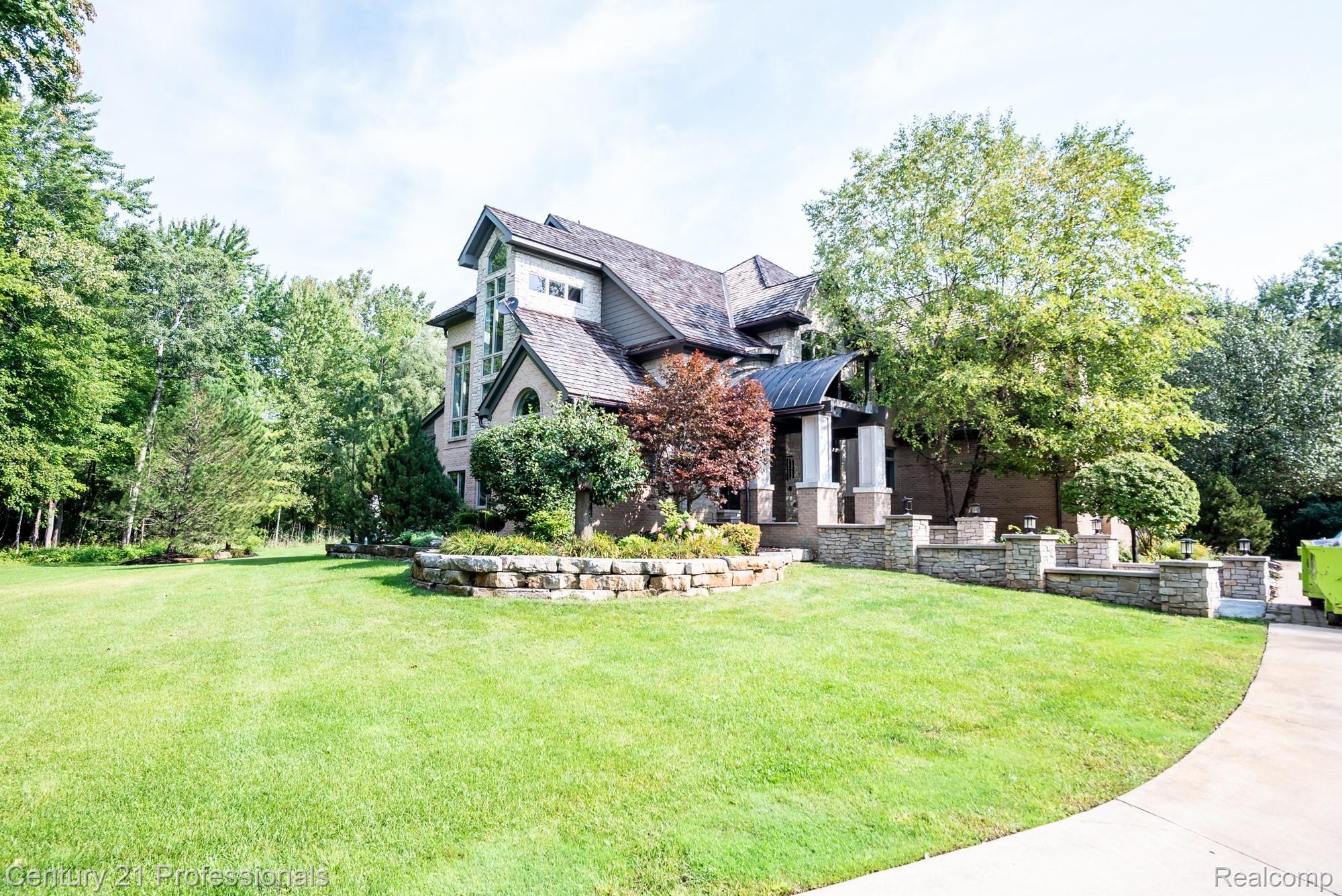 1248 West Predmore Road Oakland, MI 48363 - Photo 7 of 55 Predmore 7.jpg