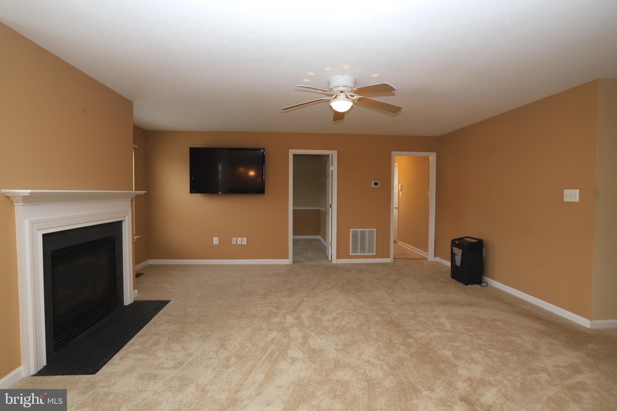 741 Holly Leaf Road Culpeper, VA 22701 - Photo 17 of 38 Family Room