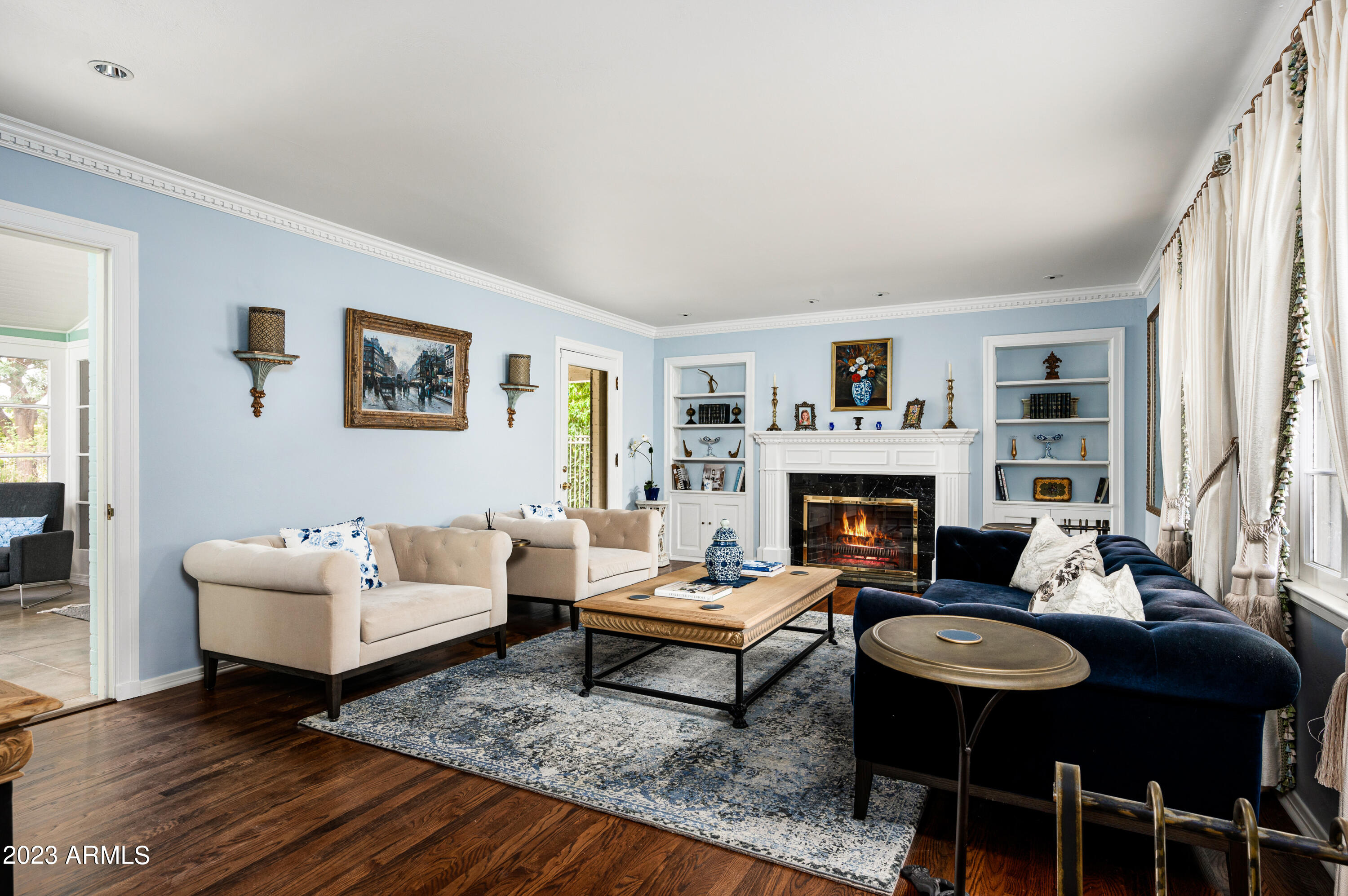 917 Encanto Drive Southwest Phoenix, AZ 85007 - Photo 7 of 31 Living Room