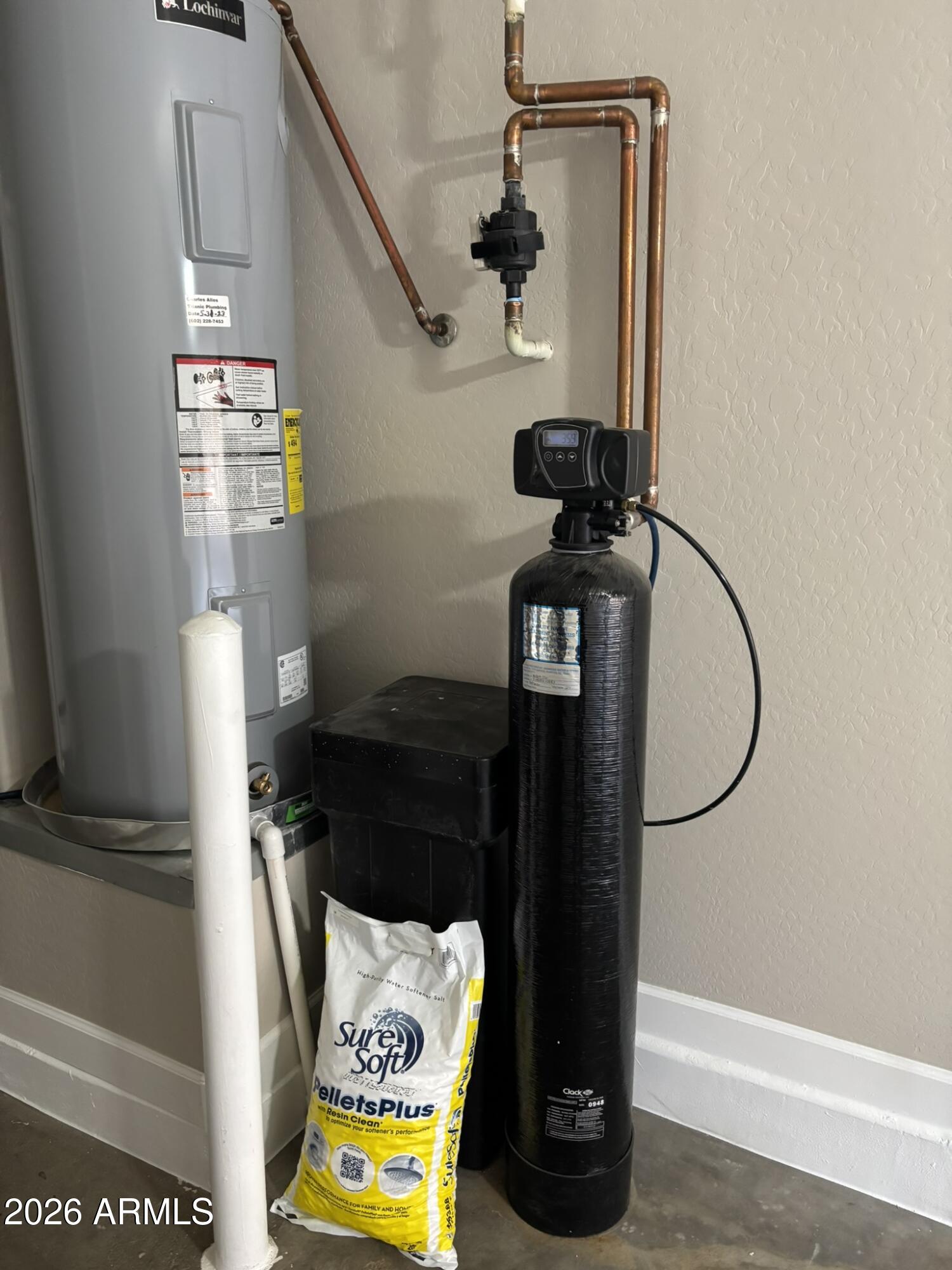 2150 West Alameda Road, Unit 1265 Phoenix, AZ 85085 - Photo 23 of 25 a bathroom with a sink and a mirror
