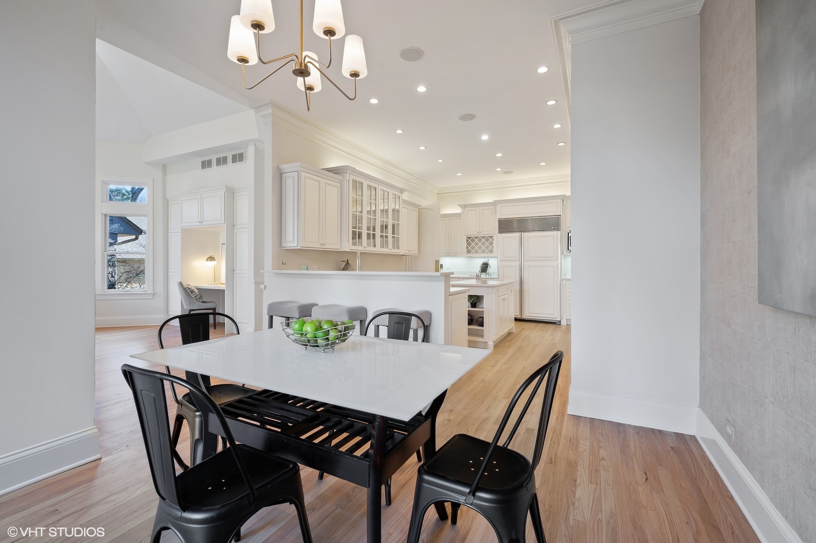 679 Hill Road Winnetka, IL 60093 - Photo 15 of 68